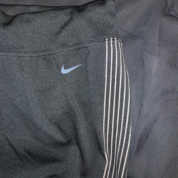 Nike capris - Picture 3 of 3